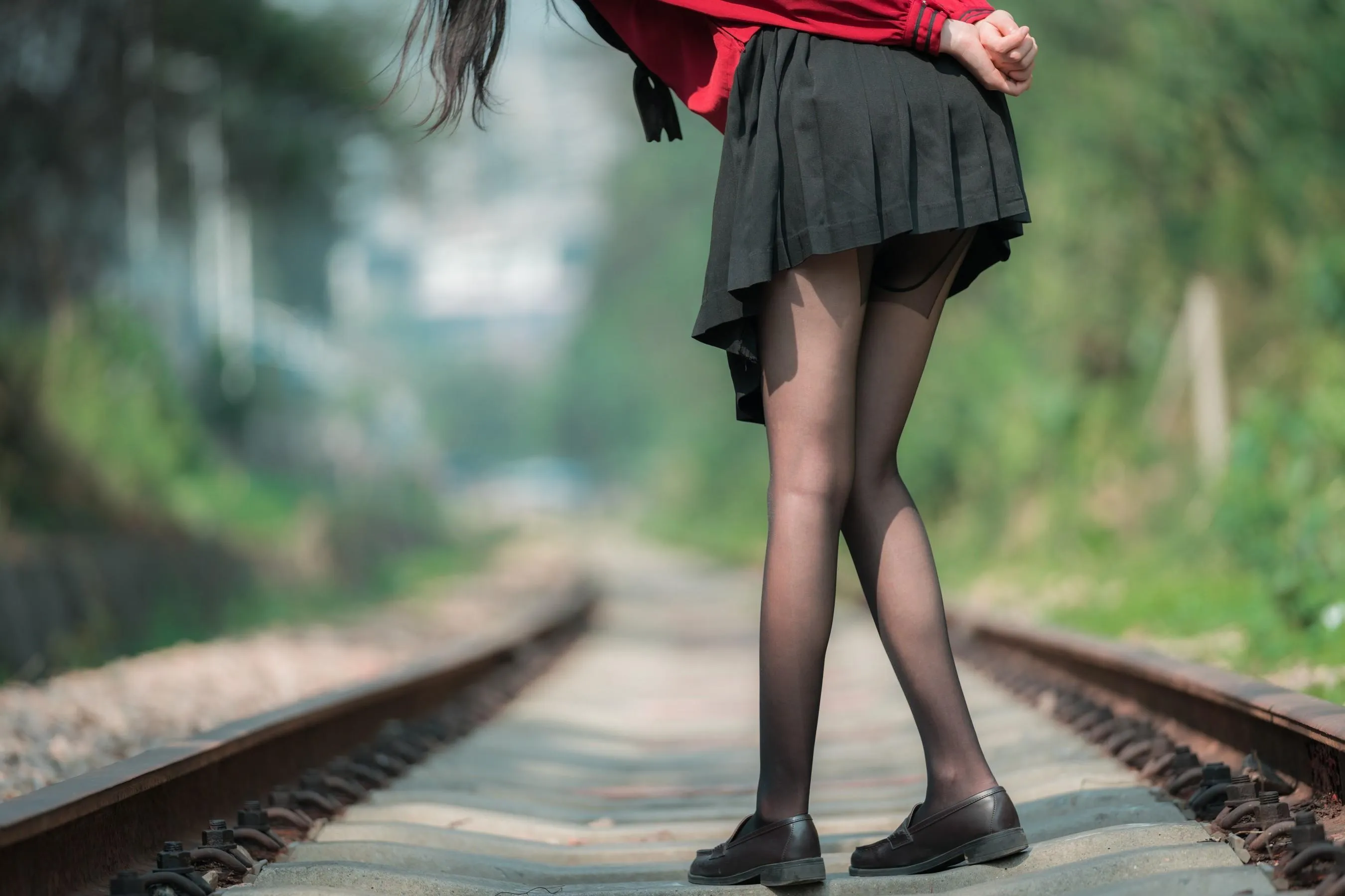西瓜少女 NO.011 铁轨成片 [48P]插图6